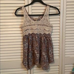 Flowy tank